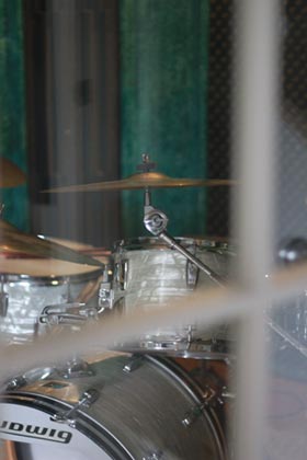 Aslan's isolated drum room Aslan's isolated drum room